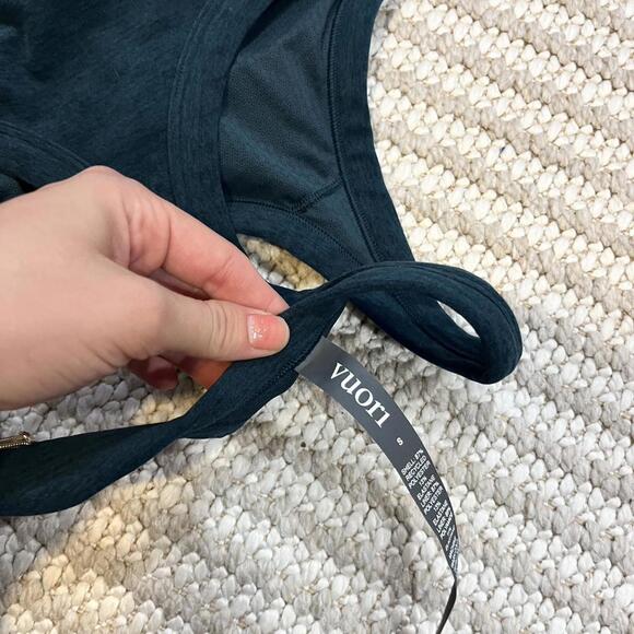 Vuori Elevation Racer Bra in Moss Heather - Picture 7 of 7